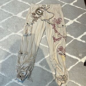 Da nang cargo style light weight pants.  Button zipper and drawstring